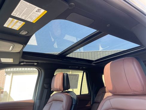 New 2026 Lincoln Navigator Reserve AWD/4WD image 11