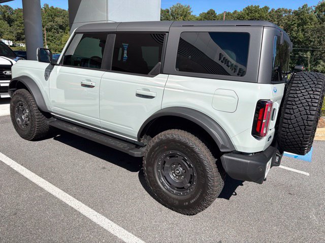 Used 2024 Ford Bronco Outer Banks AWD/4WD image 2