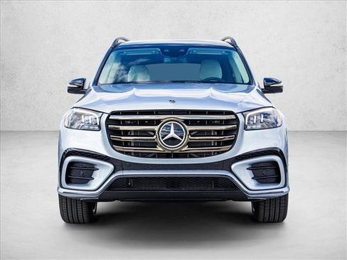 New 2026 Mercedes-Benz GLS 450 4MATIC image 2