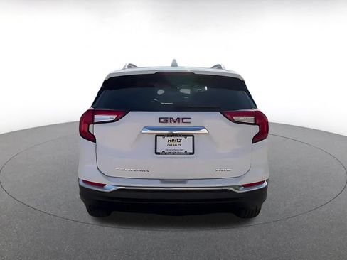 Used 2024 GMC Terrain SLT AWD/4WD image 12