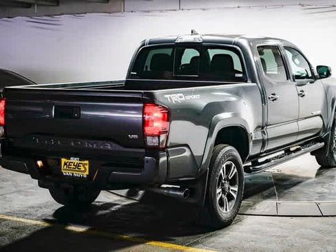 Used 2019 Toyota Tacoma TRD Sport w/ Technology Package image 6
