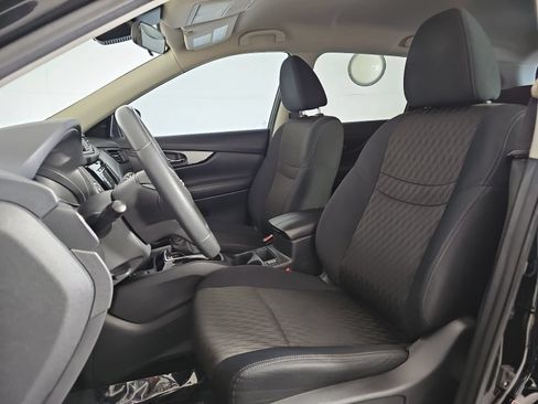 Used 2019 Nissan Rogue SV w/ Premium Package FWD image 15