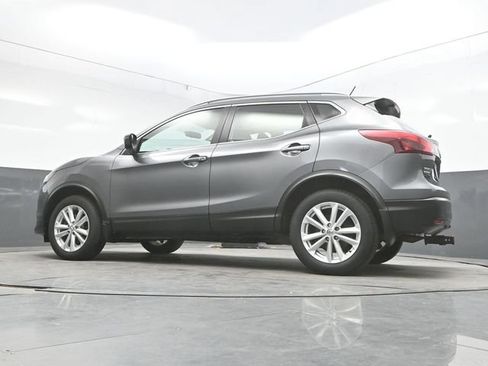 Used 2017 Nissan Rogue Sport SV w/ SV All-Weather Package AWD/4WD image 43