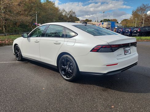 Certified 2025 Honda Accord SE image 7