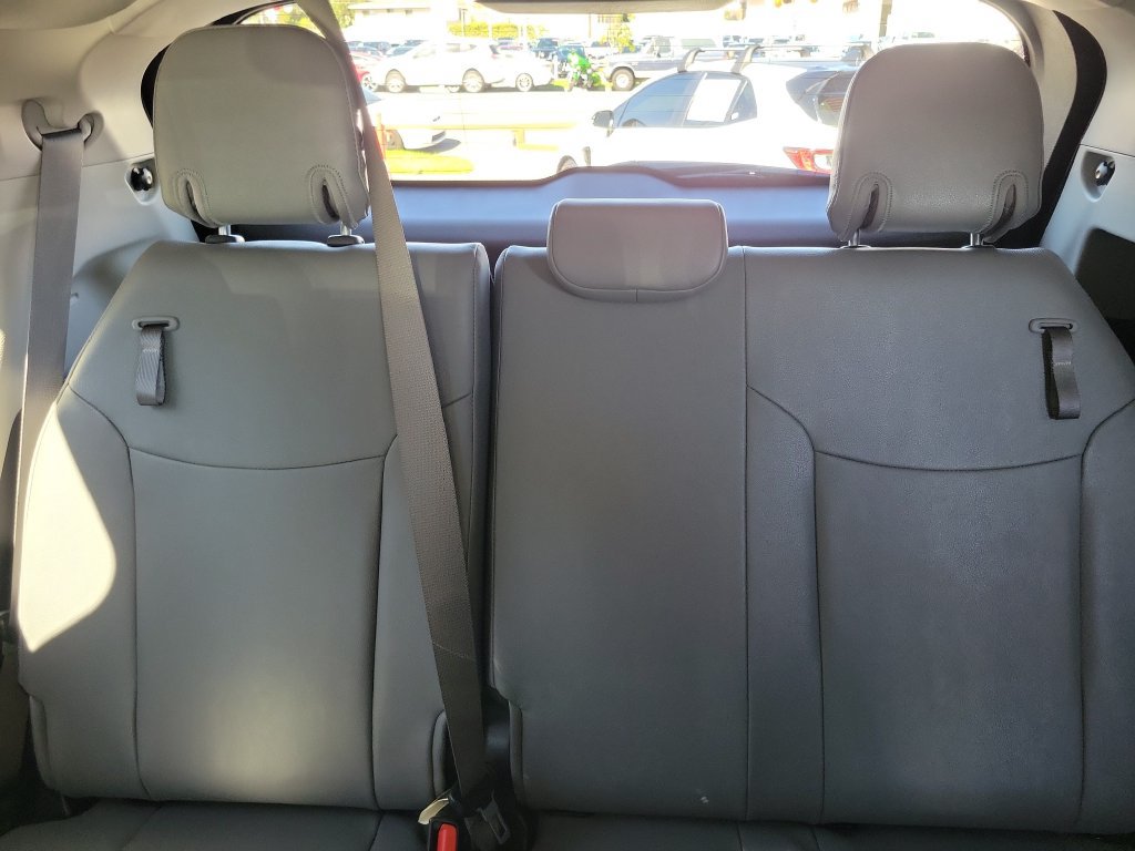 Used 2024 Toyota Sienna XLE FWD image 15
