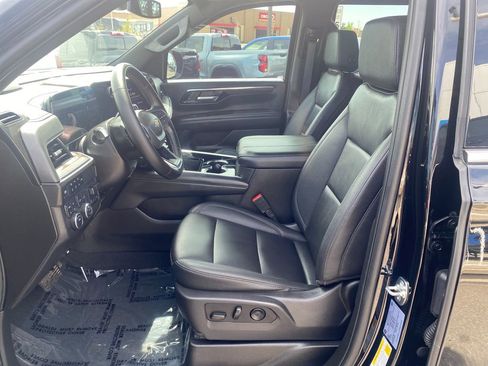 Used 2025 Chevrolet Suburban LT w/ Comfort Package AWD/4WD image 9