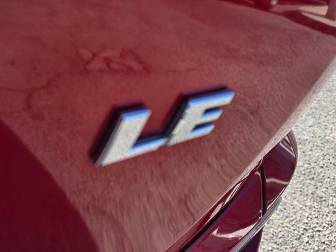 Used 2017 Toyota RAV4 LE image 10