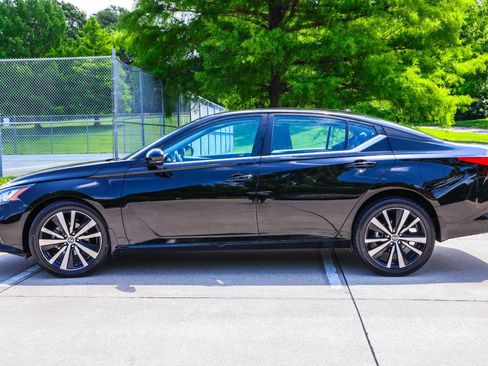 Used 2021 Nissan Altima 2.5 SR w/ SR Premium Package AWD/4WD image 4