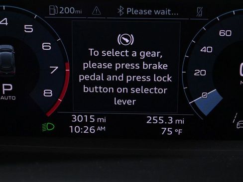 Used 2025 Audi Q3 2.0T Premium w/ Black Optic Sport Package image 11