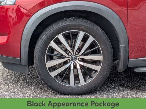 Used 2023 Nissan Pathfinder Platinum w/ Black Appearance Package FWD image 13