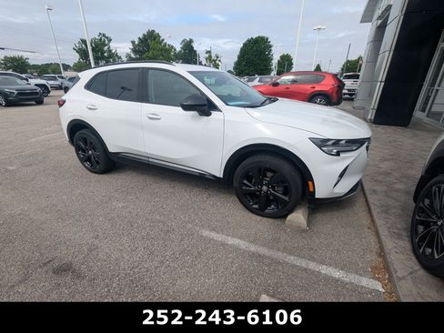 Used 2023 Buick Envision Preferred FWD image 3