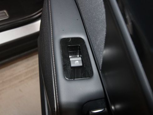 Used 2024 Lincoln Nautilus Premier w/ Equipment Group 102A AWD/4WD image 31