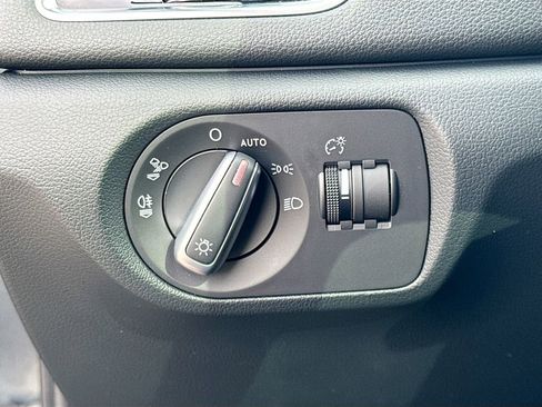 Used 2017 Audi Q3 2.0T Premium image 11