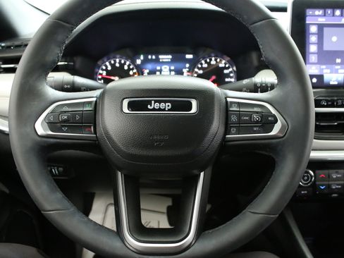 Used 2023 Jeep Compass Limited w/ Sun and Sound Group AWD/4WD image 12