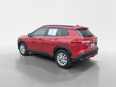 Used 2024 Toyota Corolla Cross LE image 6