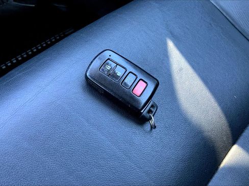 Used 2017 Toyota Highlander XLE image 15