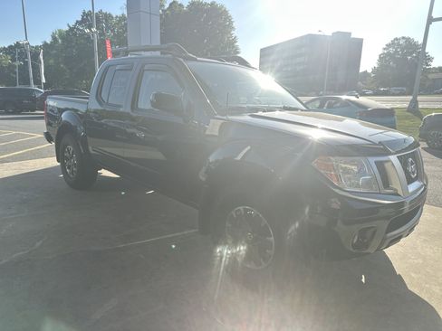 Used 2021 Nissan Frontier PRO-4X w/ Pro-4x Utility Package image 6