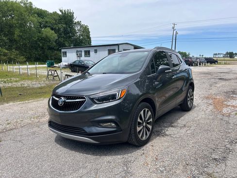 Used 2017 Buick Encore Essence FWD image 3