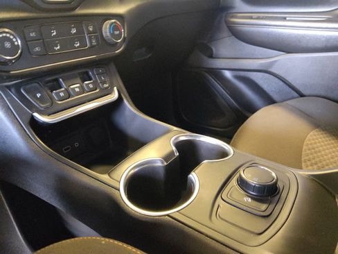 Used 2018 GMC Terrain SLE image 26