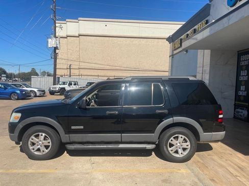 Used 2006 Ford Explorer XLT image 5