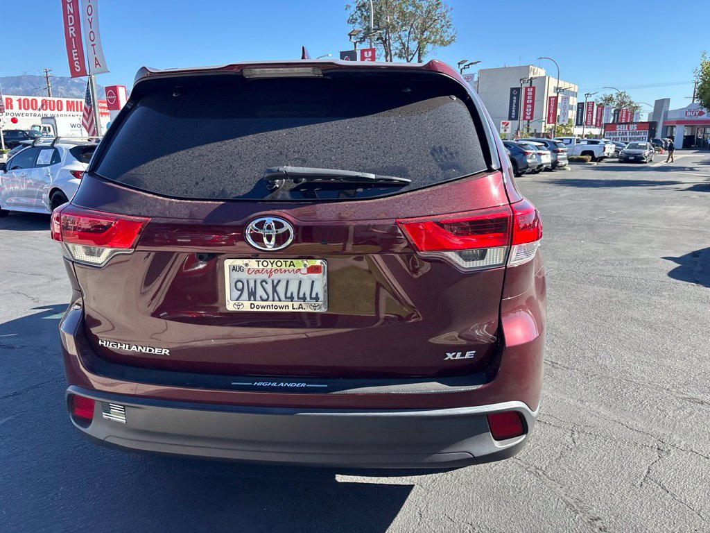 Used 2018 Toyota Highlander XLE FWD image 5