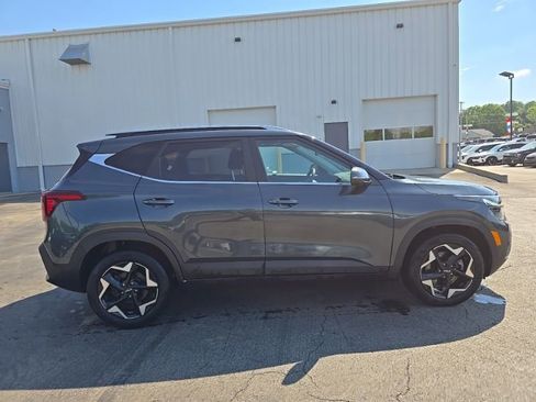 Used 2024 Kia Seltos EX AWD/4WD image 9