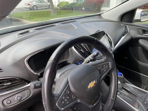 Used 2017 Chevrolet Volt Premier w/ Driver Confidence II Package image 3