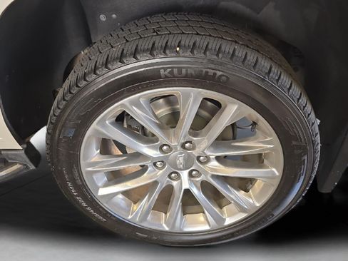 Used 2018 Cadillac Escalade Premium Luxury AWD/4WD image 23