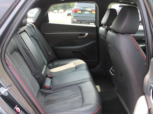 Used 2022 Hyundai Sonata SEL Plus w/ Preferred Accessory Package FWD image 14