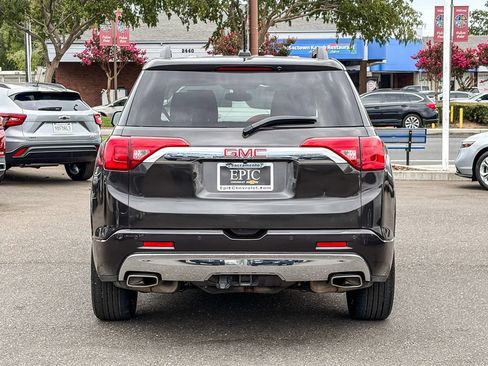 Used 2017 GMC Acadia Denali w/ Technology Package FWD image 3