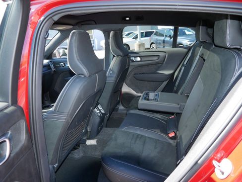 Certified 2023 Volvo C40 P8 Recharge Ultimate AWD/4WD image 10