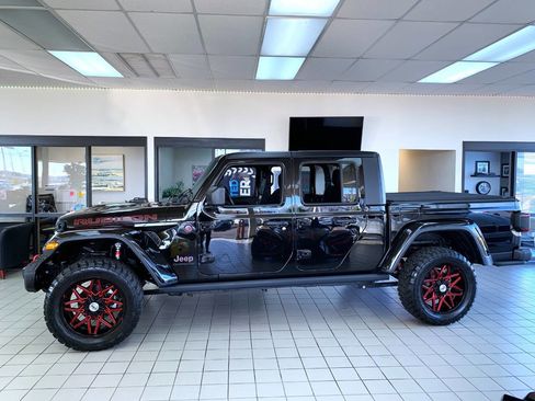 Used 2022 Jeep Gladiator Rubicon w/ LED Lighting Group image 2