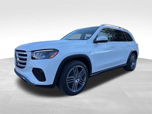 Used 2026 Mercedes-Benz GLS 450 4MATIC image 2