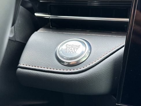 New 2026 Lincoln Nautilus Premier AWD/4WD image 19