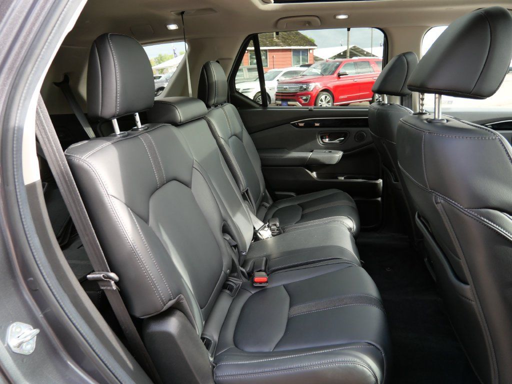 Used 2024 Honda Pilot Touring image 14