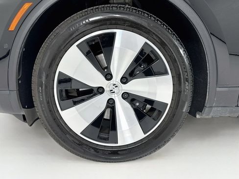 Certified 2025 Porsche Macan Electric RWD image 11