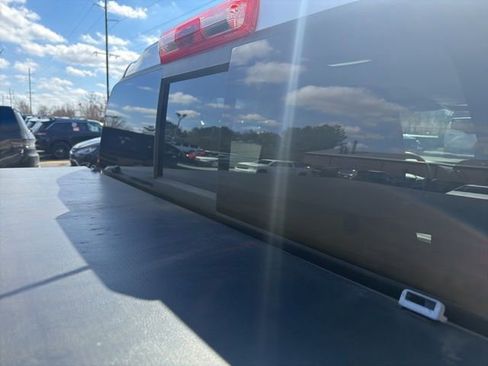 Used 2019 Chevrolet Colorado Z71 AWD/4WD image 16