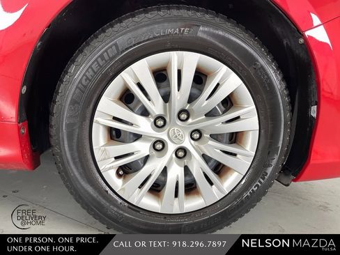 Used 2012 Toyota Camry LE image 14