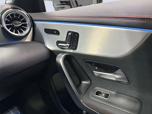 Used 2025 Mercedes-Benz CLA 250 4MATIC image 32