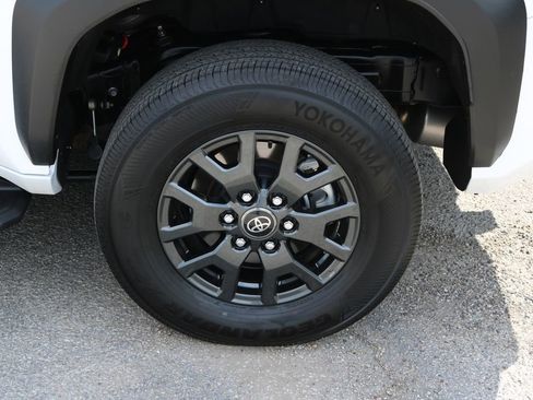 Used 2025 Toyota 4Runner SR5 image 7