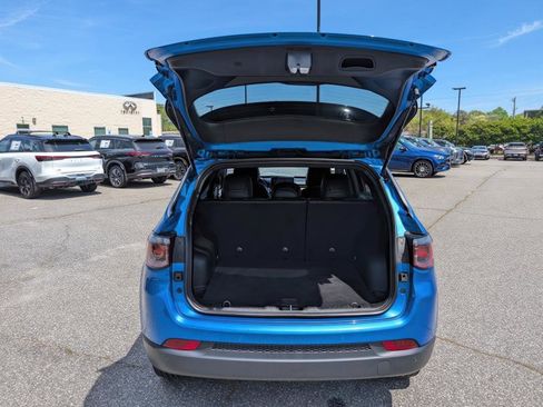 Used 2025 Jeep Compass Limited image 47