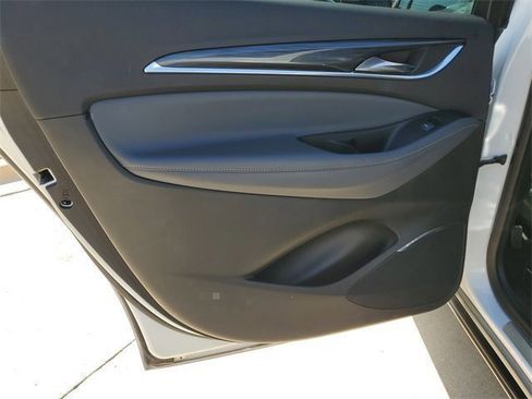 Used 2024 Buick Enclave Premium image 29