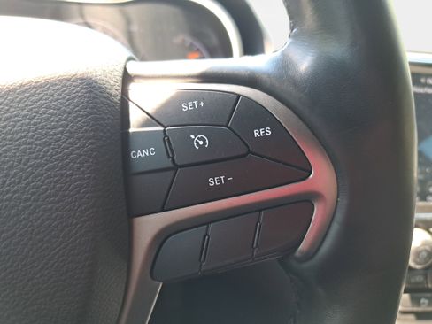 Used 2021 Jeep Grand Cherokee Limited w/ Luxury Group II AWD/4WD image 18