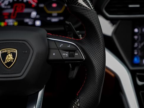 Used 2019 Lamborghini Urus AWD/4WD image 42
