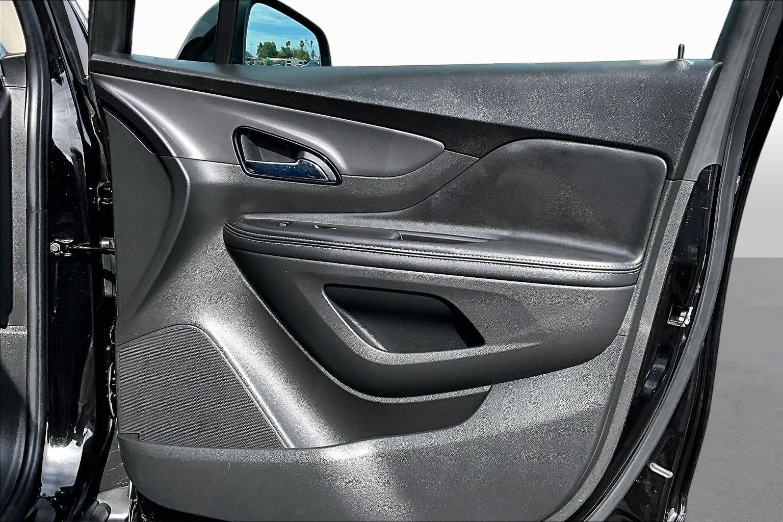 Used 2022 Buick Encore Preferred w/ Safety Package FWD image 18