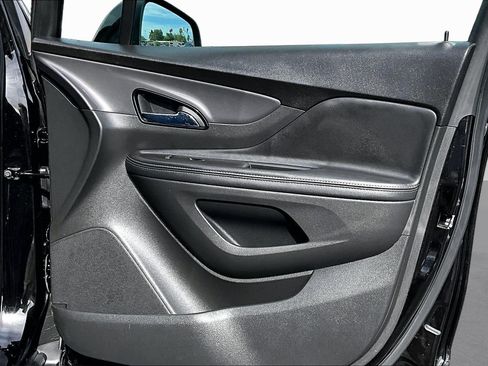Used 2022 Buick Encore Preferred w/ Safety Package FWD image 18
