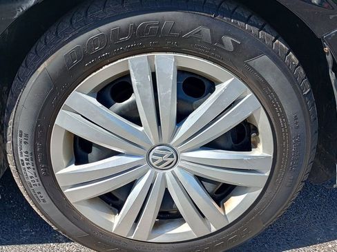 Used 2017 Volkswagen Jetta S w/ Jetta S Cold Weather Package FWD image 23