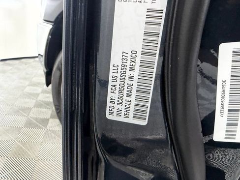 Certified 2025 RAM 2500 Big Horn AWD/4WD image 33