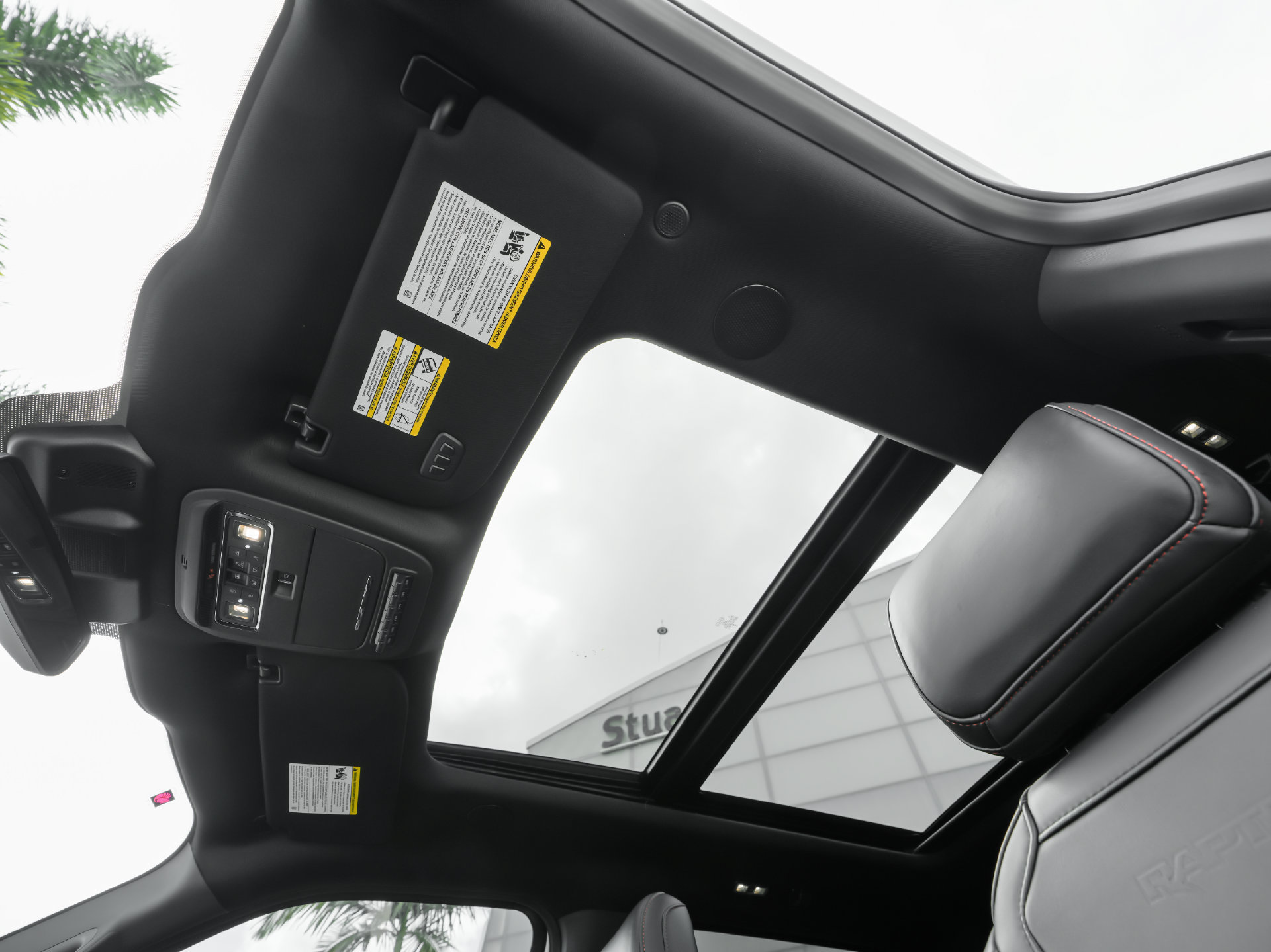 Used 2025 Ford F150 Raptor AWD/4WD image 25