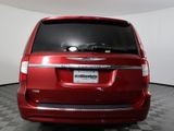 Used 2014 Chrysler Town & Country Touring image 3